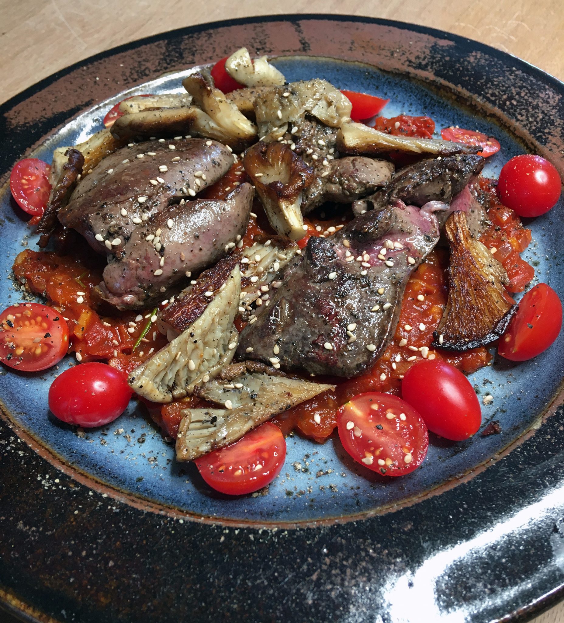 Entenleber mit Austernpilzen auf Tomatensugo - Olafs Gourmet Notizen